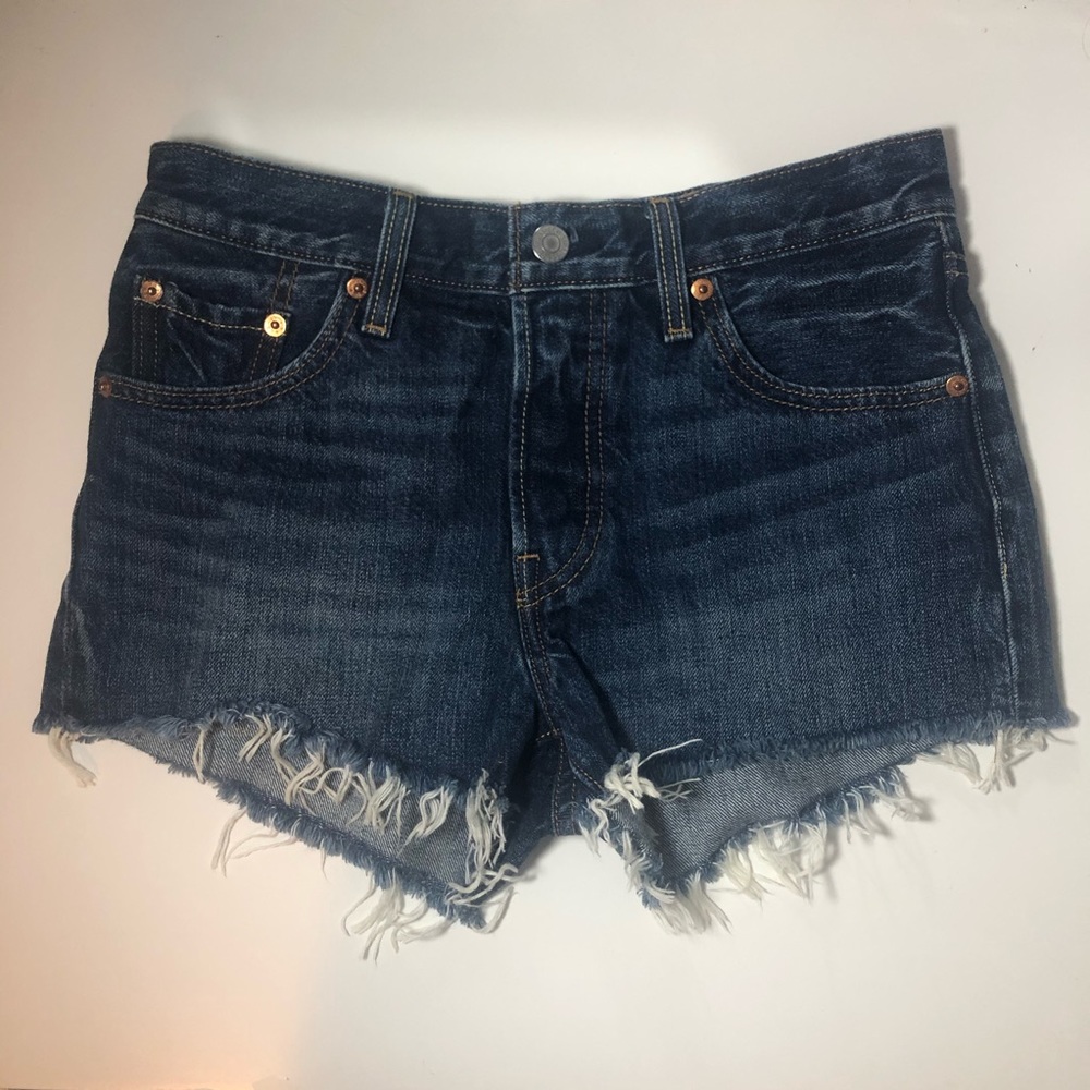 Levi Shorts Size 25